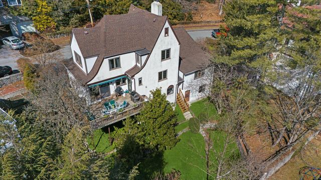 19 Wyndham Road, Scarsdale, NY 10583