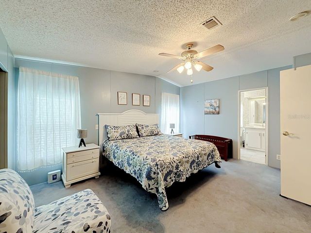 1690 NASSAU CIRCLE, Tavares, FL 32778