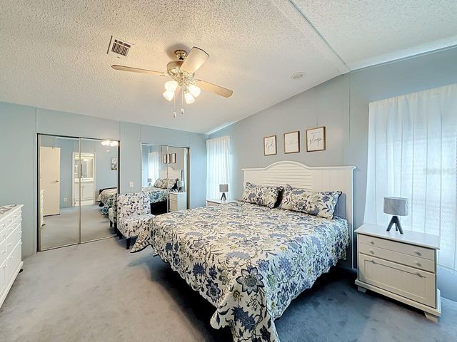 1690 NASSAU CIRCLE, Tavares, FL 32778