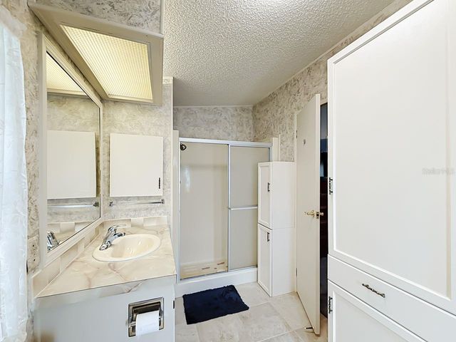 1690 NASSAU CIRCLE, Tavares, FL 32778