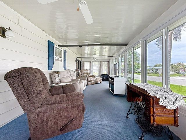1690 NASSAU CIRCLE, Tavares, FL 32778
