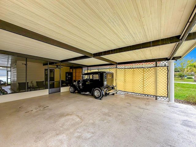 1690 NASSAU CIRCLE, Tavares, FL 32778