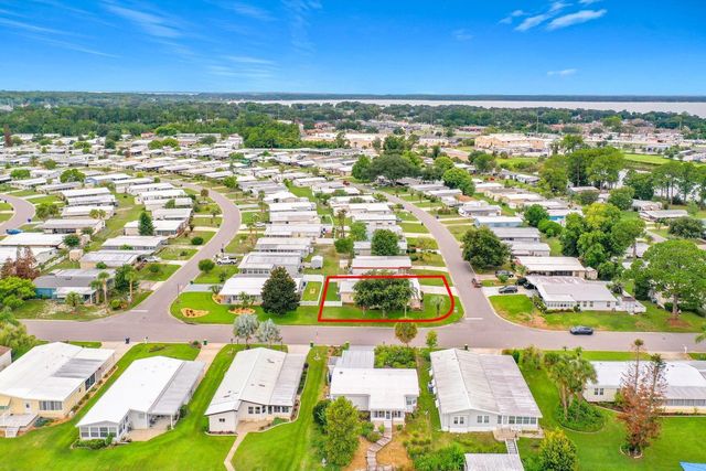 1690 NASSAU CIRCLE, Tavares, FL 32778