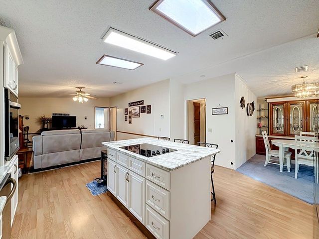 1690 NASSAU CIRCLE, Tavares, FL 32778
