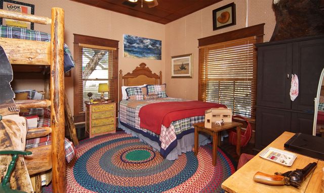 400 S Weldons Way, Graford, TX 76449