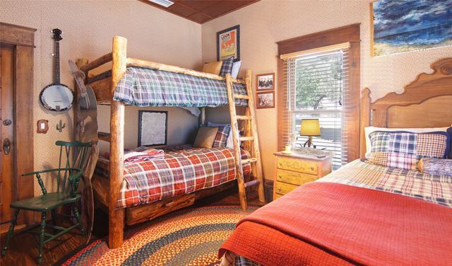 400 S Weldons Way, Graford, TX 76449