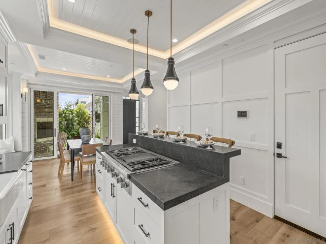 466 Westbourne St, La Jolla, CA 92037