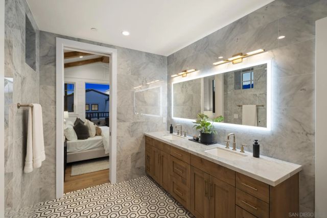 466 Westbourne St, La Jolla, CA 92037