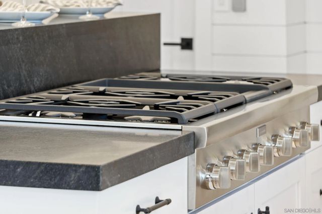 466 Westbourne St, La Jolla, CA 92037