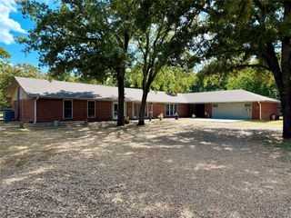 29029 COUNTY ROAD 2100, Kemp, TX 75143