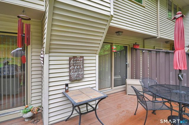 55 Apple Hill 55, Newington, CT 06111