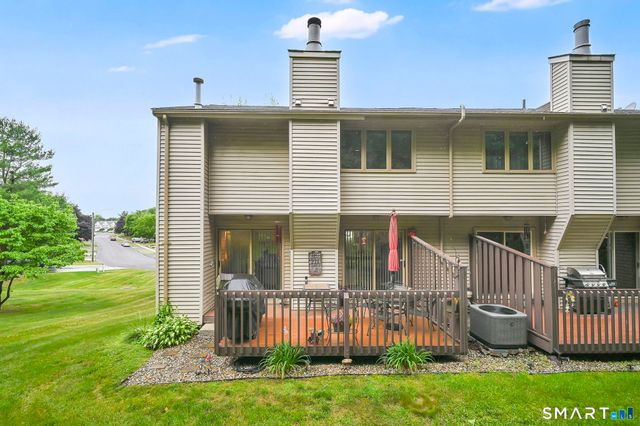 55 Apple Hill 55, Newington, CT 06111
