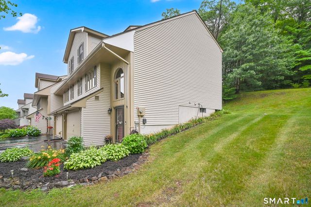 55 Apple Hill 55, Newington, CT 06111
