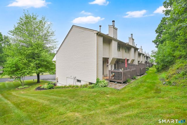 55 Apple Hill 55, Newington, CT 06111
