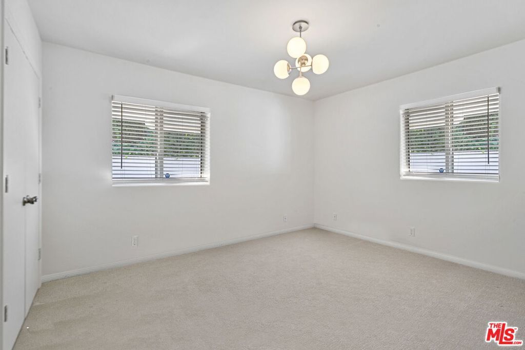 Image 24 of property listing at 12004 Briarvale Lane, Studio City, CA 91604