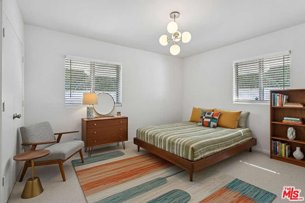 Image 25 of property listing at 12004 Briarvale Lane, Studio City, CA 91604