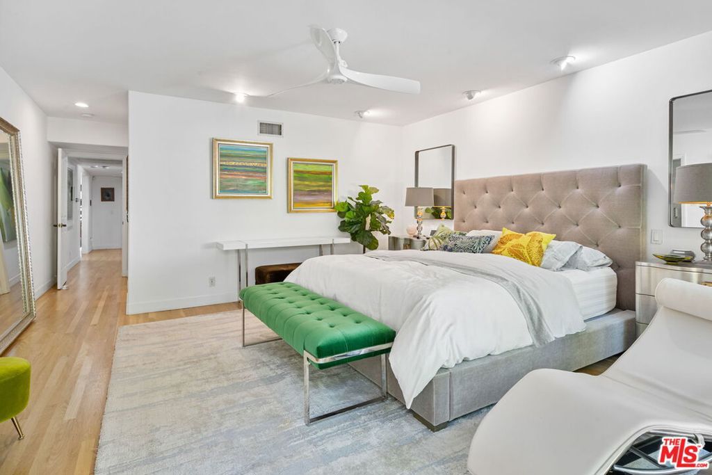 Image 36 of property listing at 12004 Briarvale Lane, Studio City, CA 91604