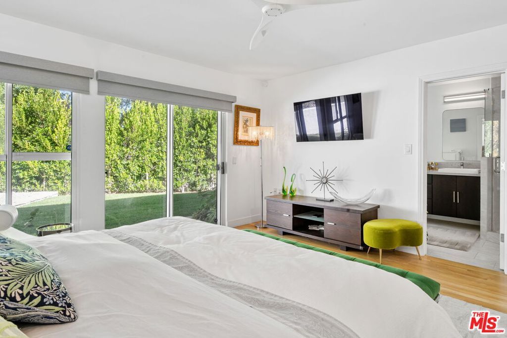 Image 37 of property listing at 12004 Briarvale Lane, Studio City, CA 91604