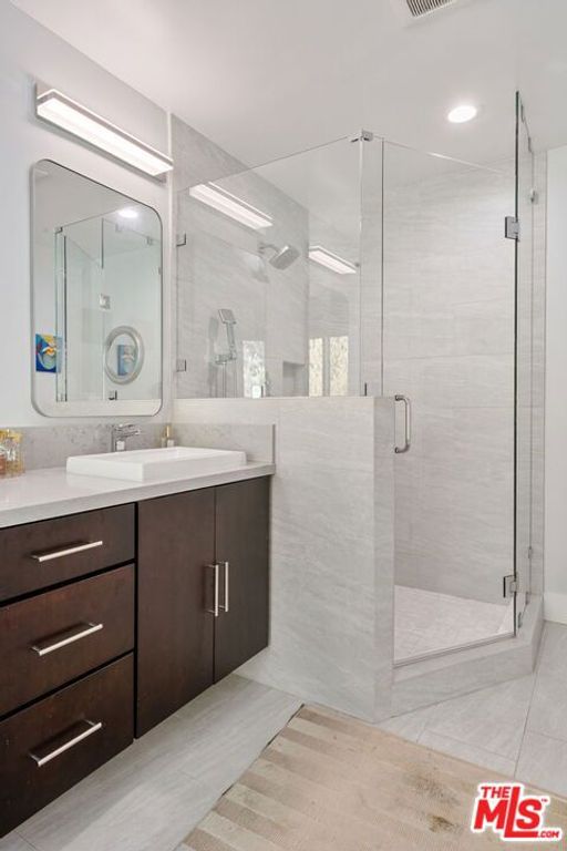 Image 40 of property listing at 12004 Briarvale Lane, Studio City, CA 91604