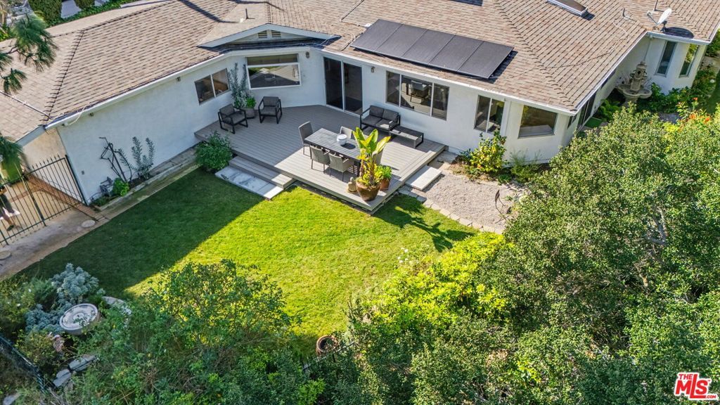 Image 56 of property listing at 12004 Briarvale Lane, Studio City, CA 91604
