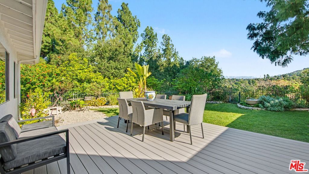 Image 59 of property listing at 12004 Briarvale Lane, Studio City, CA 91604