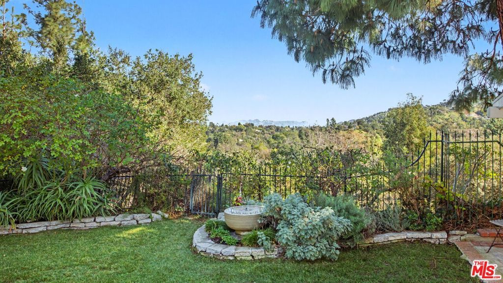 Image 66 of property listing at 12004 Briarvale Lane, Studio City, CA 91604