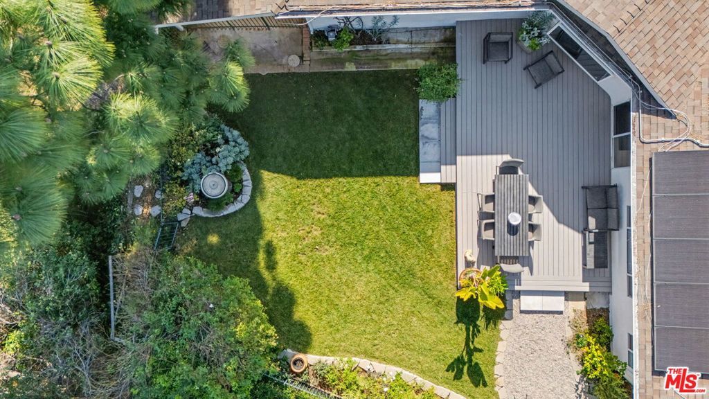 Image 68 of property listing at 12004 Briarvale Lane, Studio City, CA 91604