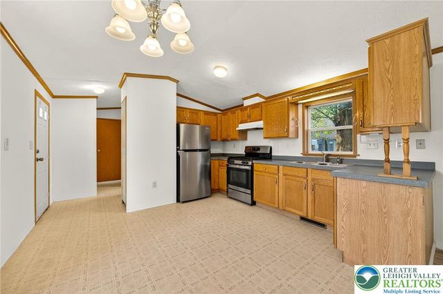 5 Woodview Court, Moore Twp, PA 18014