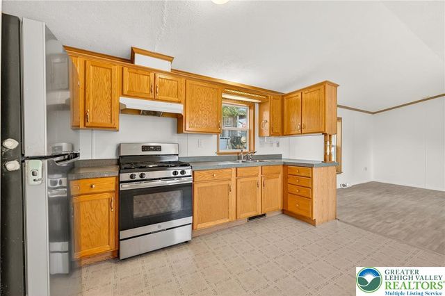 5 Woodview Court, Moore Twp, PA 18014