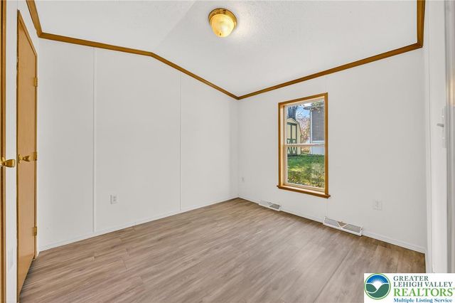 5 Woodview Court, Moore Twp, PA 18014