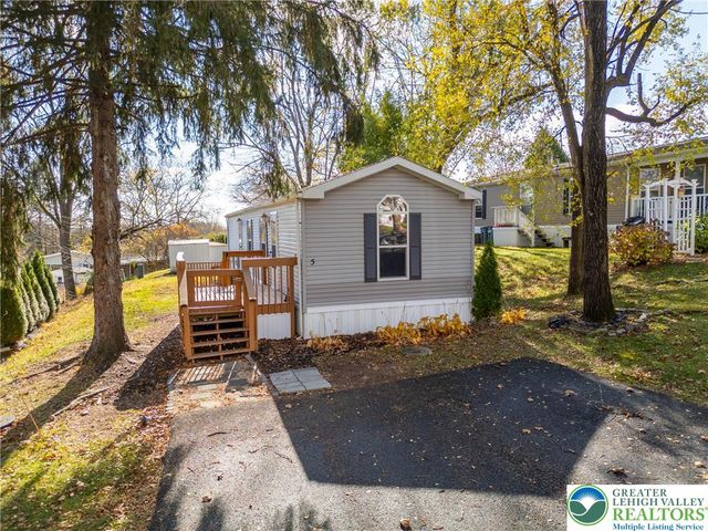 5 Woodview Court, Moore Twp, PA 18014