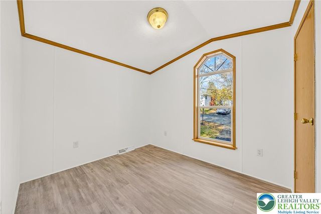 5 Woodview Court, Moore Twp, PA 18014