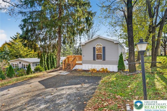 5 Woodview Court, Moore Twp, PA 18014