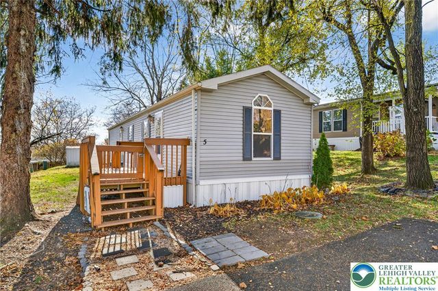 5 Woodview Court, Moore Twp, PA 18014