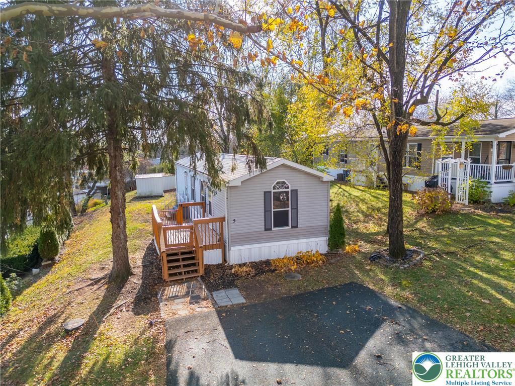 5 Woodview Court, Moore Twp, PA 18014