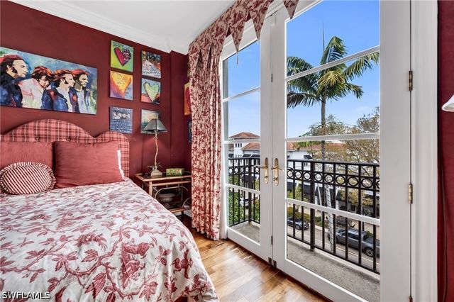 780 5th AVE S 303, Naples, FL 34102