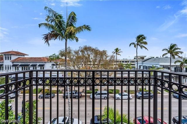 780 5th AVE S 303, Naples, FL 34102