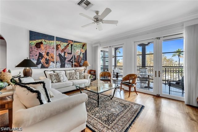 780 5th AVE S 303, Naples, FL 34102