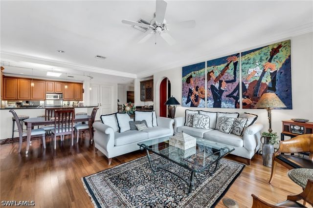 780 5th AVE S 303, Naples, FL 34102