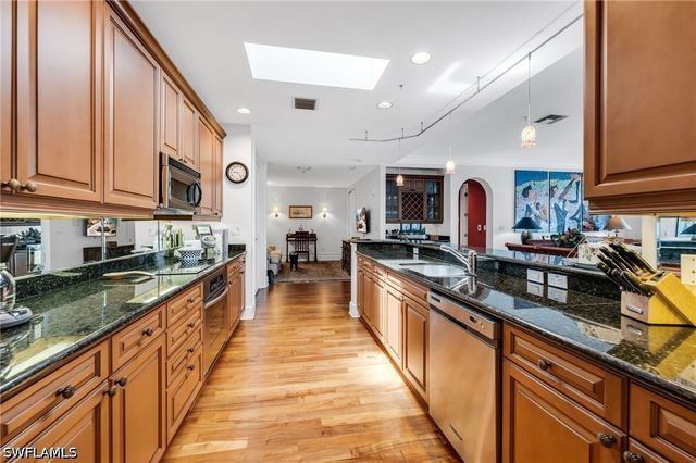 780 5th AVE S 303, Naples, FL 34102