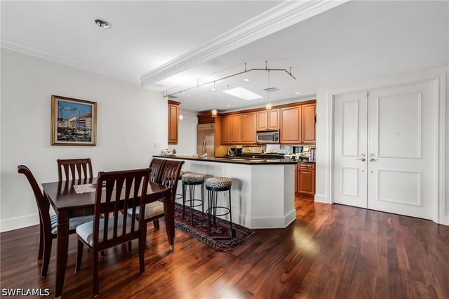 780 5th AVE S 303, Naples, FL 34102