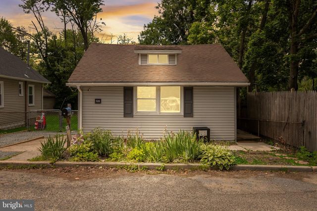 59 W 1ST AVE, West Deptford, NJ 08051