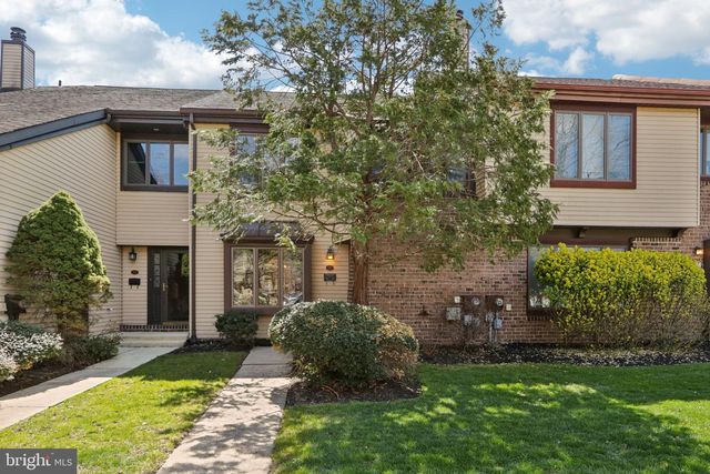 18 BENNINGTON PL, Newtown, PA 18940