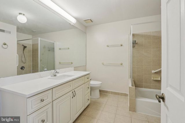 18 BENNINGTON PL, Newtown, PA 18940