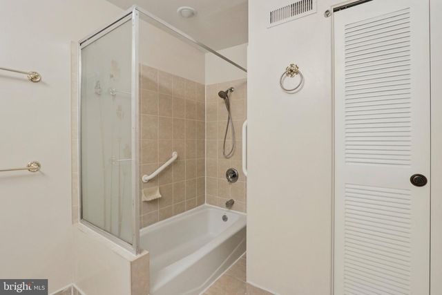 18 BENNINGTON PL, Newtown, PA 18940