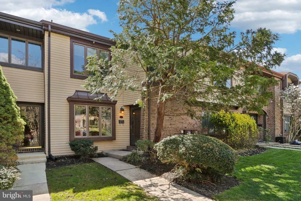 18 BENNINGTON PL, Newtown, PA 18940