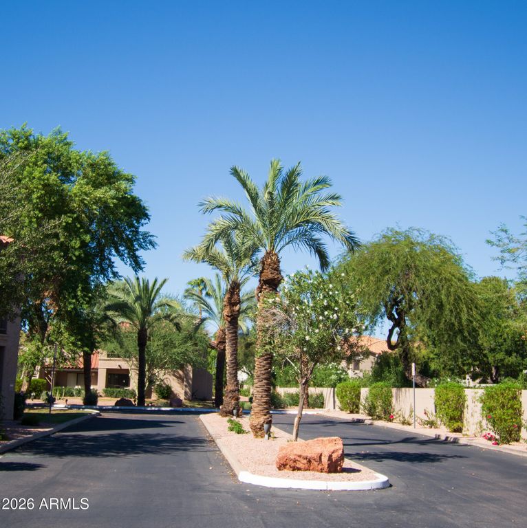 9460 E MISSION Lane 215, Scottsdale, AZ 85258 — photo 2