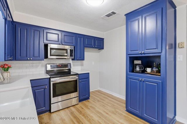 2051 Melvin Road, Pearl, MS 39208