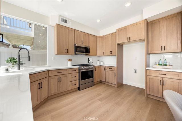 1023 S Brianna Way, Anaheim Hills, CA 92808