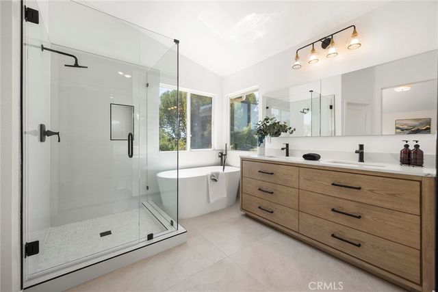 1023 S Brianna Way, Anaheim Hills, CA 92808
